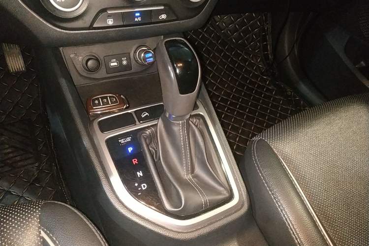 Used Hyundai ix25 2015 1.6L Automatic Two-Wheel Drive Smart GLS Trim