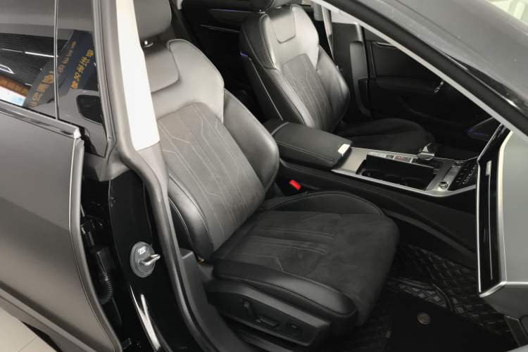 Used Audi A7L 2024 45TFSI S-line Dream-Building Edition Flow Crystal Package