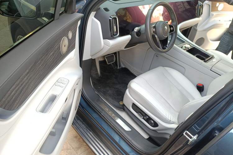 Used Hima AITO M9 2024 Range-Extended Ultra Version 42 kWh 6-Seater Model