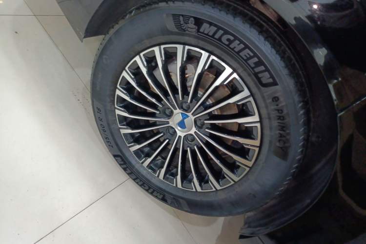 Used Denza D9 2024 DM-i 980 Four-Wheel Drive Flagship Model
