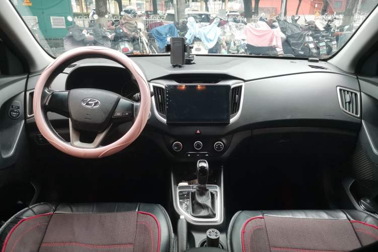 Used Hyundai ix25 2015 1.6L Automatic Two-Wheel Drive Smart GLS Trim
