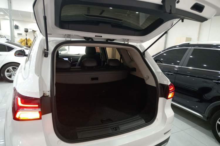 Used Roewe RX5 2019 20T Two-Wheel Drive Automatic Ali Smart Connectivity Platinum Edition
