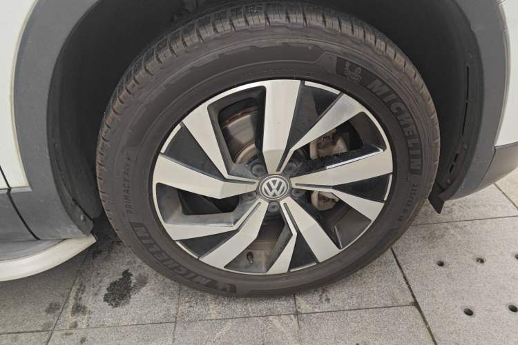 Used Volkswagen Tayron 2019 330TSI Two-Wheel-Drive Luxury Version China V Emission Standard
