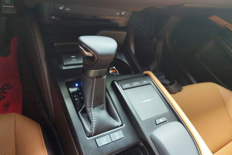 Used Lexus ES 2020 200 Excellence Edition
