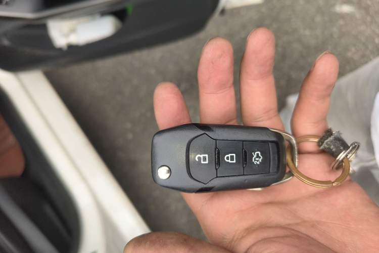 Used Ford Escort 2015 1.5L Automatic Fashion Model Vehicle Key