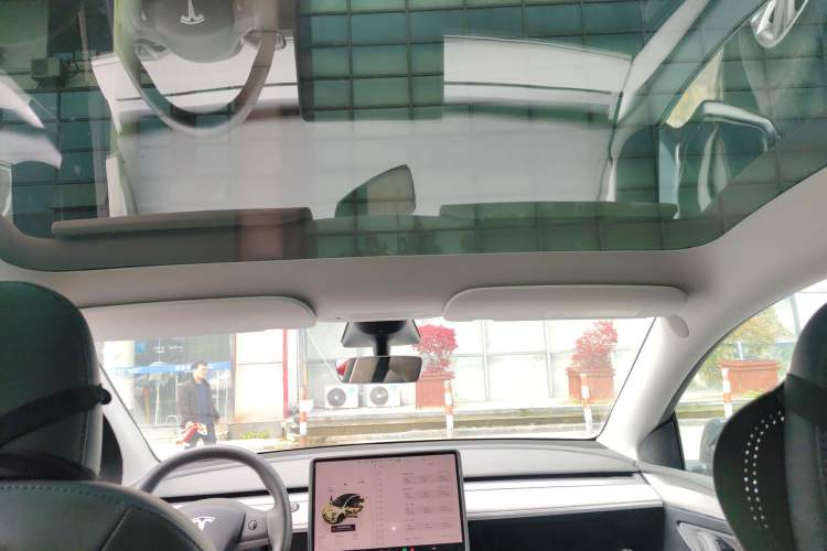 Used Tesla Model Y 2023 Rear-Wheel-Drive Version Headliner