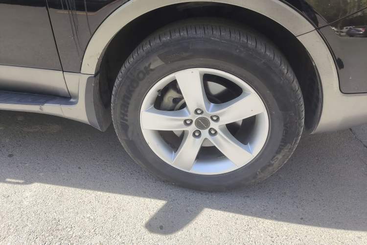 Used Hyundai Veracruz 2012 3.8L Comfort Edition Right Front Wheel Hub