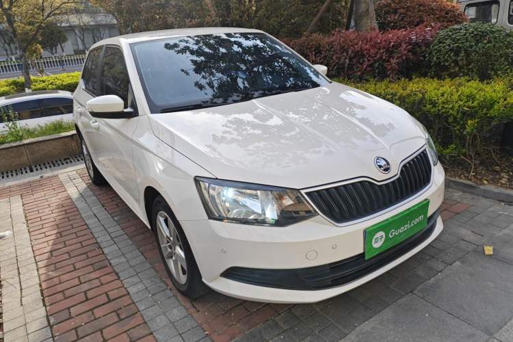 Used Skoda Fabia 2016 1.4L Automatic Car Enjoy Edition Front Right 45 Deg
