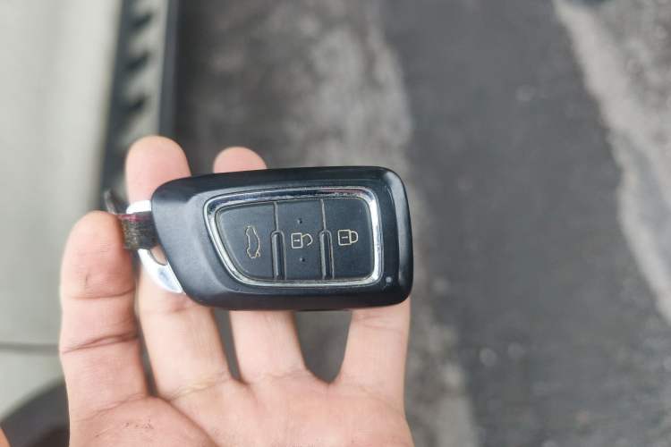 Used Dongfeng Aeolus AX7 2015 2.3L Automatic ZhiZun Version
