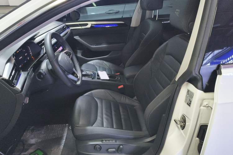 Used Volkswagen FAW-Volkswagen CC 2023 380TSI Striking Edition Left Front Seat