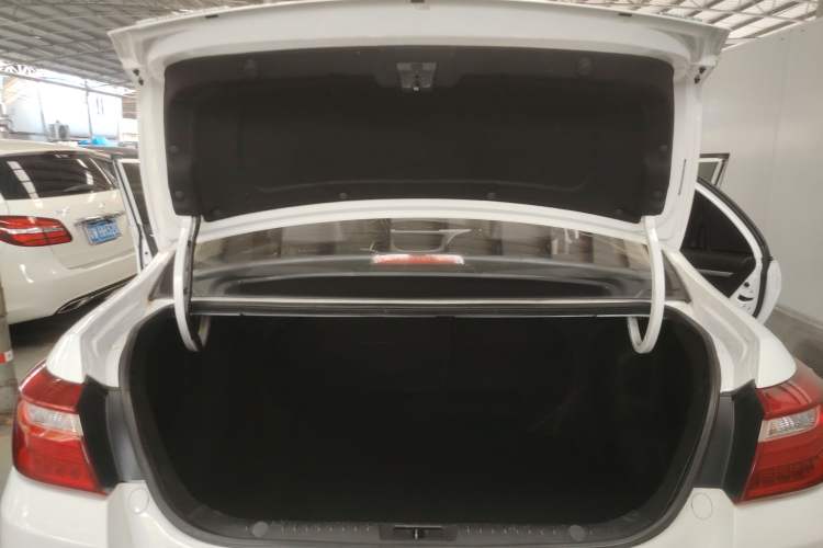 Used Geely Auto Vision 2018 1.5L Automatic Happiness Edition Trunk