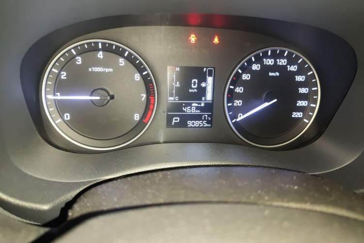 Used Hyundai ix25 2015 1.6L Automatic Two-Wheel Drive Smart GLS Trim Odometer Close Up