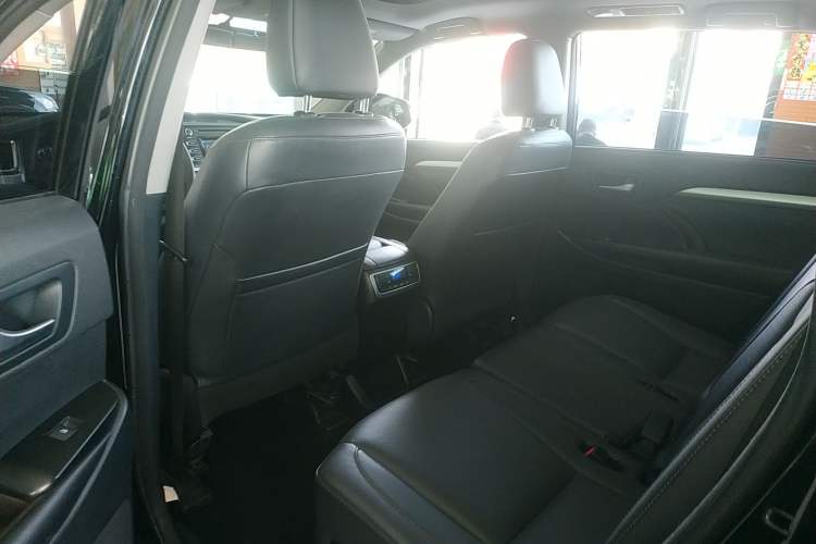 Used Toyota Highlander 2015 2.0T Four-Wheel Drive Luxury Edition 7-Seater Left Rear Seat