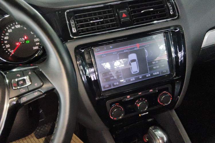 Used Volkswagen Sagitar 2017 1.6L Automatic Comfort Model Audio And AC Panel