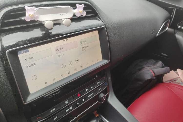 Used Jaguar F-PACE 2018 2.0T Four-Wheel Drive Urban Luxury Edition Audio And AC Panel