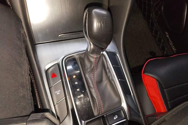 Used MG HS 2019 20T Automatic Two-Wheel Drive Trophy Super Sport Version China VI Standard Gear Lever