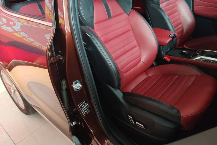 Used MG HS 2018 30T Automatic Two-Wheel Drive Trophy Edition—High-Octane V-Model