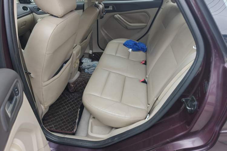 Used Ford Focus 2012 Sedan Classic 1.8L Automatic Fashion Edition
