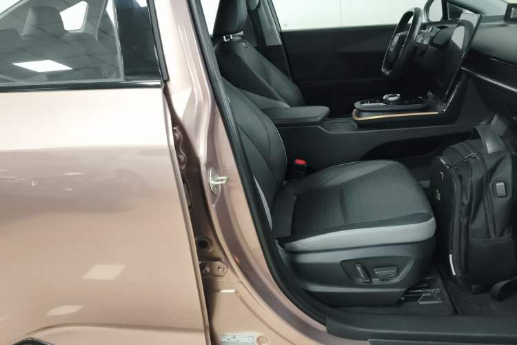 Used Toyota bZ3 2023 616 km Long-Range Premium
