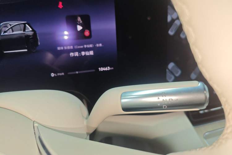 Used Hima AITO M8 2025 Extended-Range Max Version 37 kWh 6-Seater Gear Lever