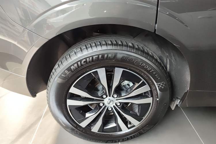 Used Volvo XC60 2022 B5 4x4 Zhiyi Luxury Edition
