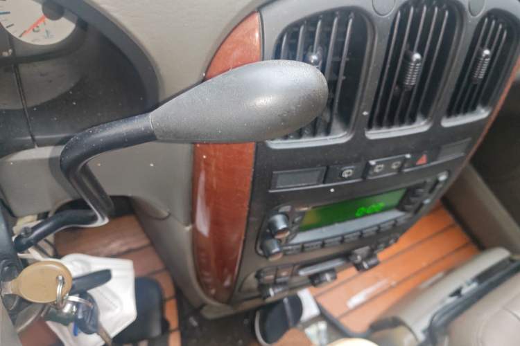 Used Chrysler Grand Voyager 2012 3.0L Classic Edition Gear Lever