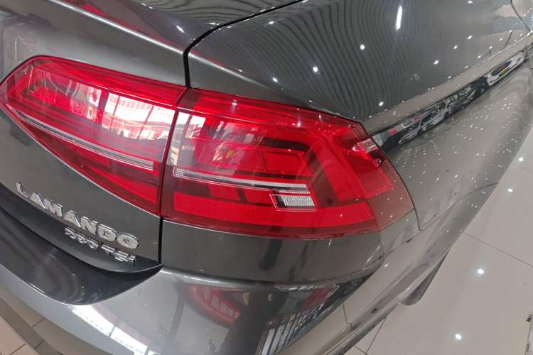 Used Volkswagen Lamando 2019 280TSI DSG Comfort Edition China VI standard Right Rear Taillight