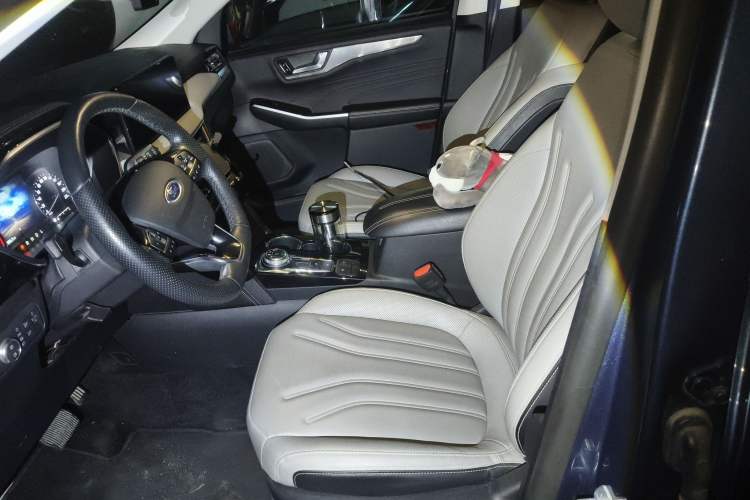 Used Ford Escape 2020 EcoBoost 245 Two-Wheel-Drive Titanium Edition