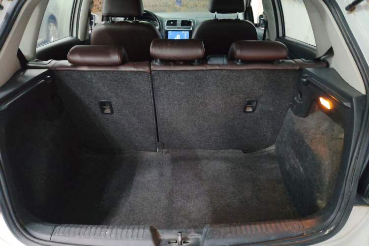 Used Volkswagen Polo 2016 1.6L Automatic Comfort Model