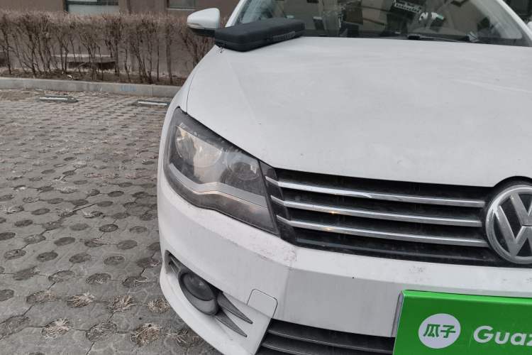 Used Volkswagen Bora 2013 1.6L Manual Comfort Model Right Front Headlight