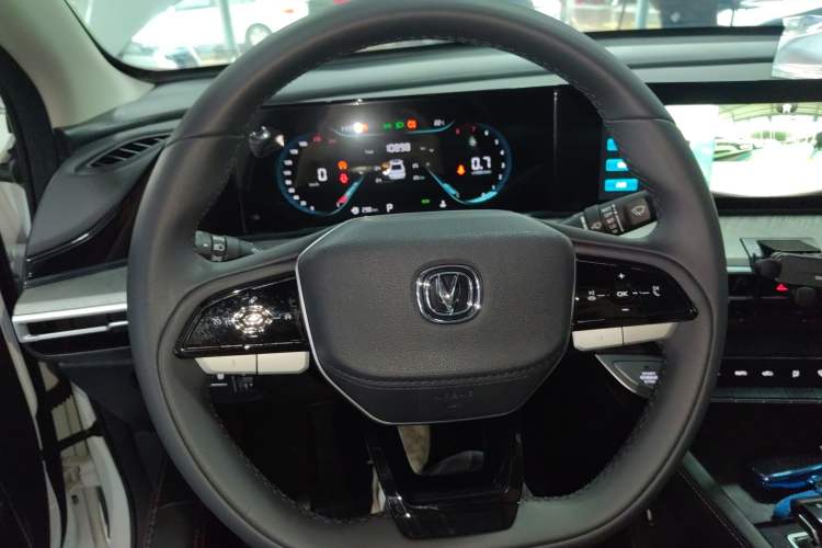 Used CHANGAN Eado 2022 PLUS Blue Whale NE 1.4T GDI DCT Prestige Edition
