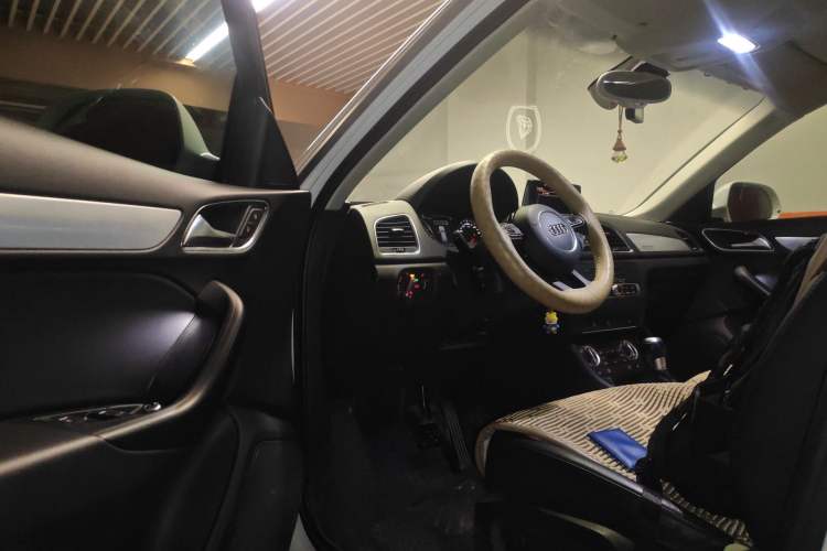 Used Audi Q3 2013 35 TFSI quattro Comfort Model Driver Seat