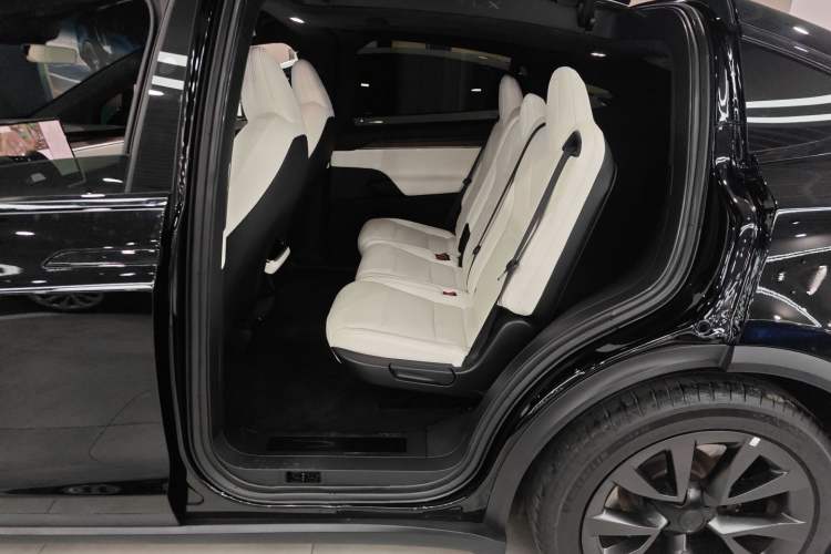 Used Tesla Model X 2023 Dual-Motor All-Wheel-Drive Version