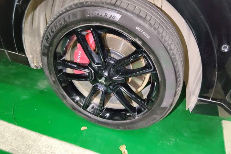 Used VOYAH FREE 2025 318 259 km All-Wheel-Drive Exploration Edition Right Front Wheel Hub