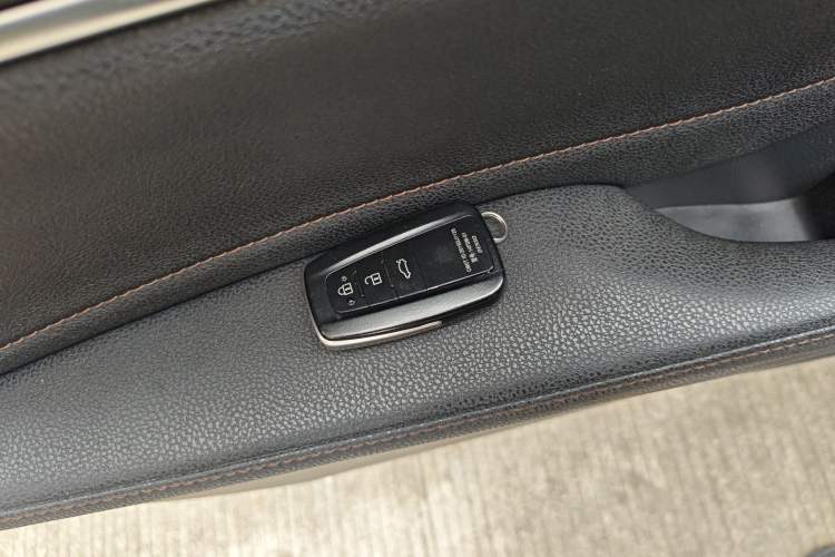 Used Toyota Camry 2019 Revised Version 2.0G Luxury Edition
