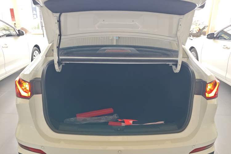 Used Roewe i5 2023 1.5L Manual Comfort Edition