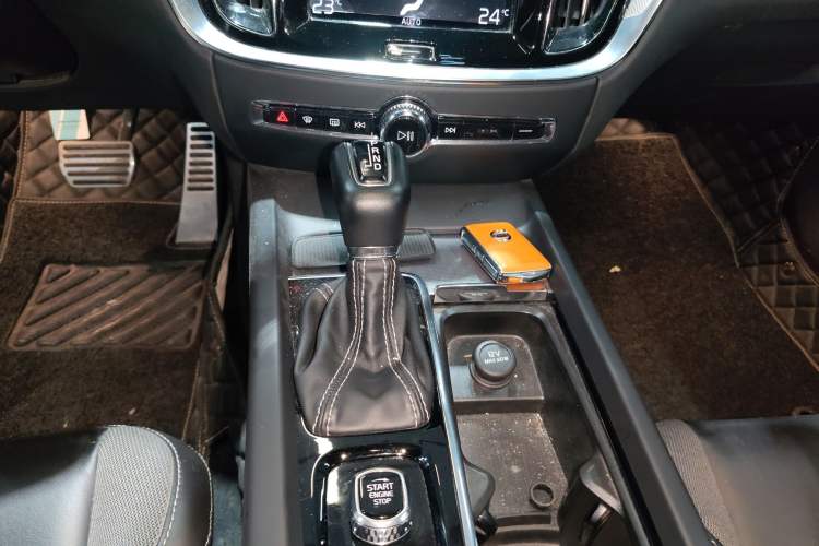 Used Volvo S60 2021 T4 Zhiyuan Sport Edition Gear Lever