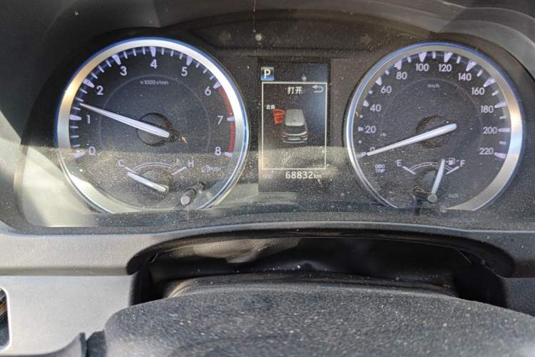 Used Toyota Highlander 2018 2.0T Four-Wheel Drive Luxury Version 7 Seats China VI Standard Odometer Close Up