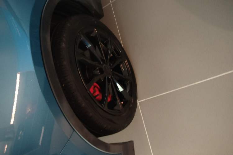 Used Geely Auto Emgrand S 2021 1.4T CVT Flagship Edition Left Front Wheel Hub