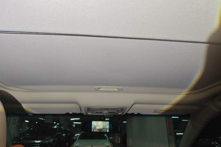 Used Toyota Camry 2016 2.0G 10th Anniversary Leading Edition
