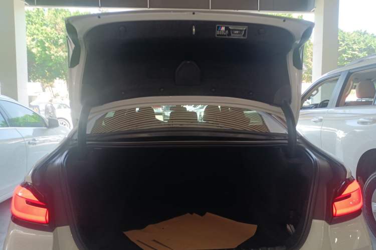 Used BMW 5 Series 2022 Second Facelift 525Li M Sport Package