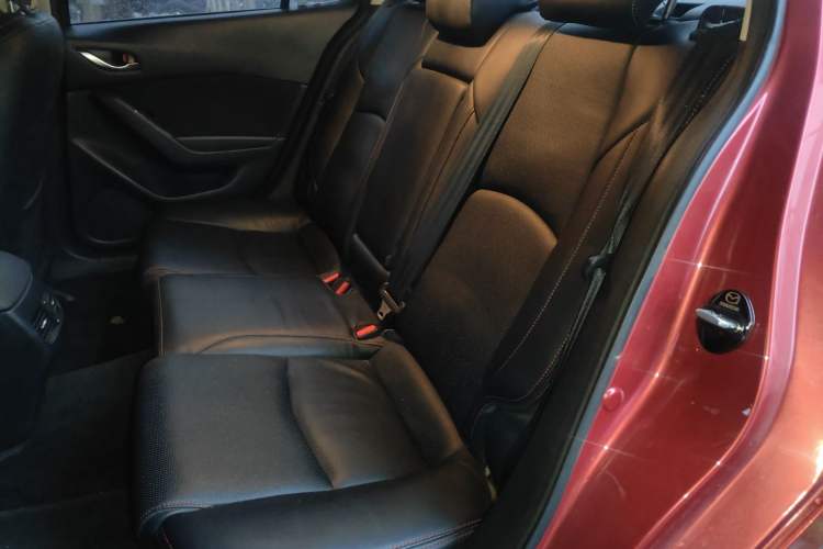 Used Mazda 3 Axela 2017 Sedan 1.5L Automatic Luxury Model Emission Standard China V