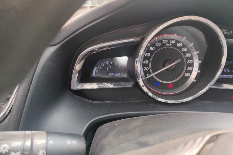 Used Mazda 3 Axela 2014 Sedan 1.5L Automatic Luxury Model