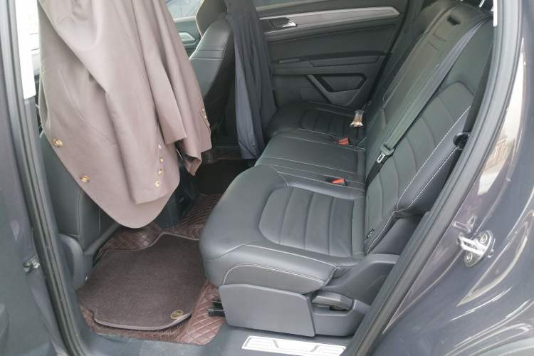 Used Volkswagen Teramont 2017 330TSI Two-Wheel-Drive Luxury Edition Left Rear Seat