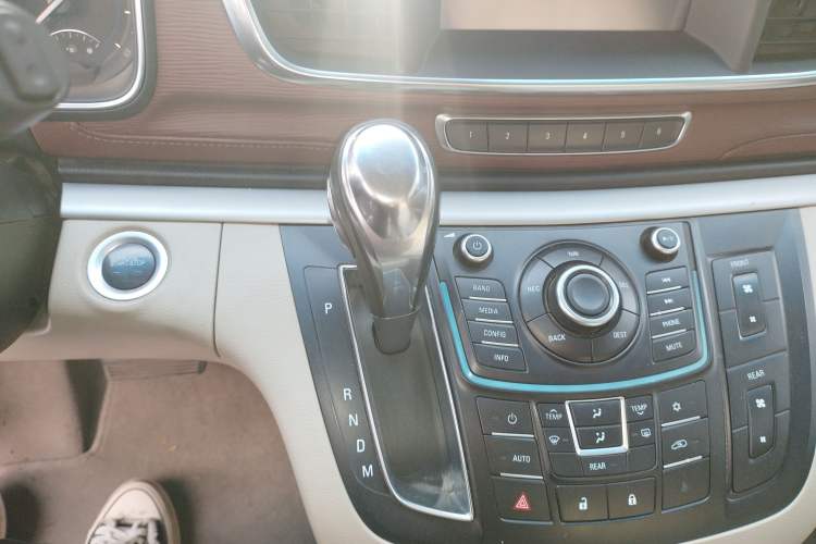 Used Buick GL8 2014 2.4L LT Luxury Business Executive Edition
