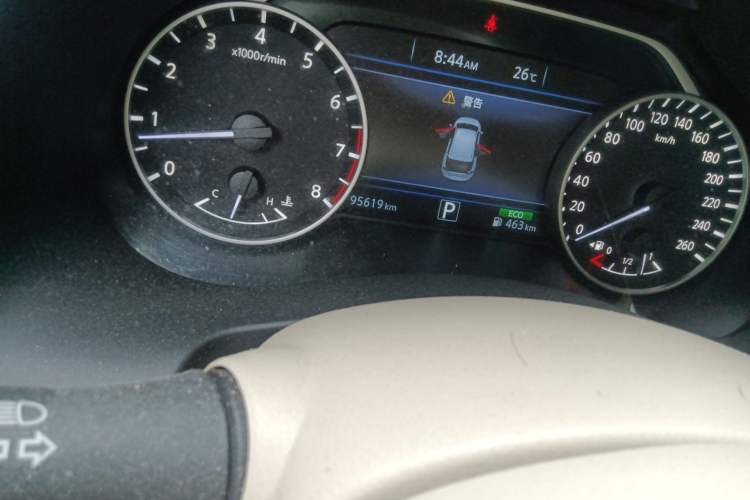 Used Nissan Murano 2015 2.5L XL Two-Wheel Drive Smart Edition Odometer Close Up