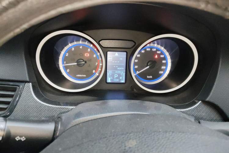 Used Soueast V5 Lingzhi 2014 1.5T CVT Fun-Drive Version
