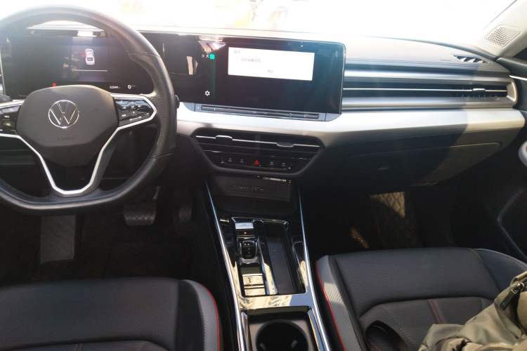 Used Volkswagen Lamando 2022 Lavida L 280TSI DSG Cool & Spicy Edition Audio And AC Panel