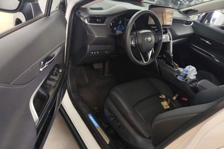 Used Toyota Venza 2023 2.0L CVT Two-Wheel Drive Prestige Version