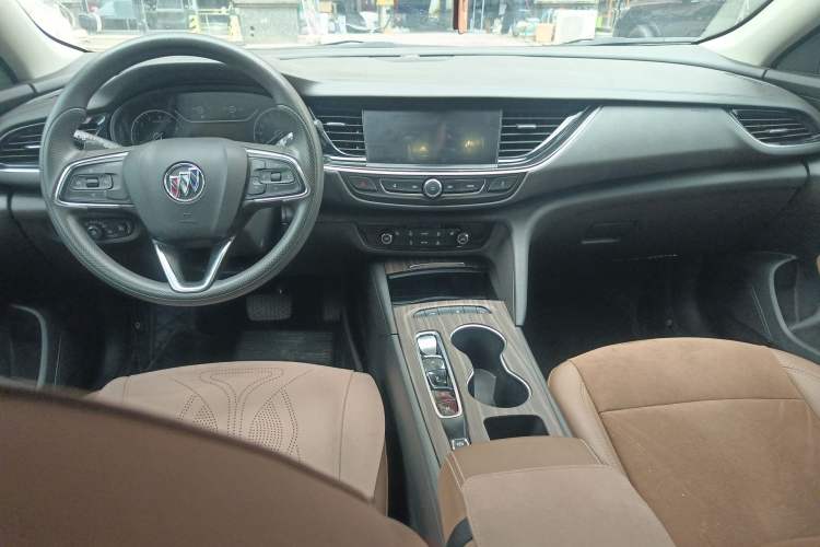 Used Buick Regal 2022 552T Smart Edition Center Console